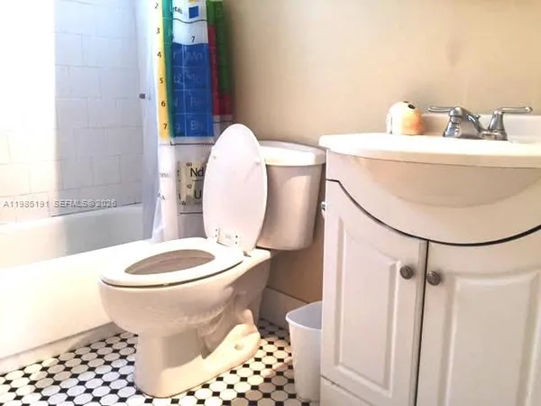 $1,500 | 7315 Byron Avenue, Unit 6, Miami Beach, FL 33141