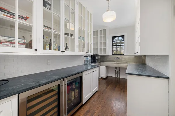 $3,895,000 | 330 Freeman Parkway, Providence, RI 02906