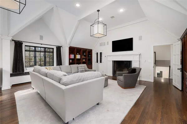 $3,895,000 | 330 Freeman Parkway, Providence, RI 02906