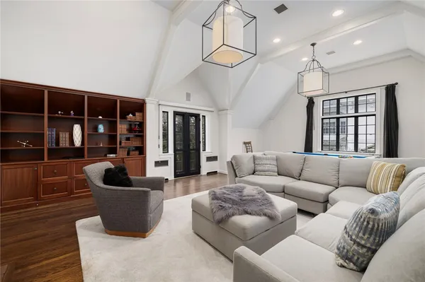 $3,895,000 | 330 Freeman Parkway, Providence, RI 02906