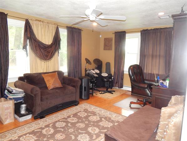 26 Larnis Road Framingham, MA 01701 - Photo 12 of 28