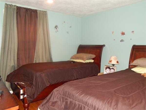 26 Larnis Road Framingham, MA 01701 - Photo 15 of 28