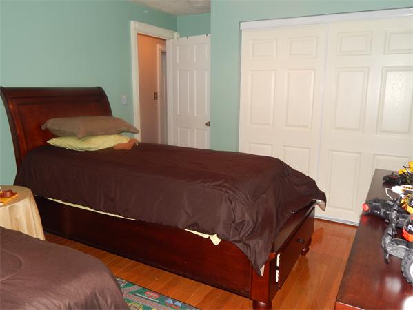 26 Larnis Road Framingham, MA 01701 - Photo 16 of 28