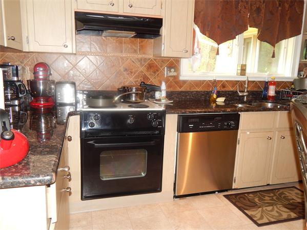 26 Larnis Road Framingham, MA 01701 - Photo 2 of 28