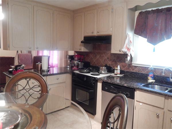 26 Larnis Road Framingham, MA 01701 - Photo 5 of 28