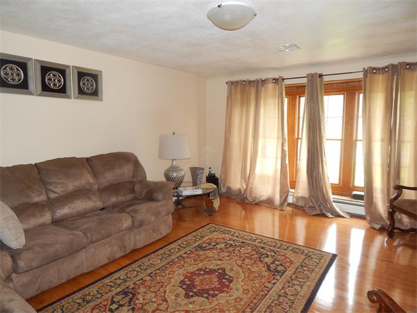 26 Larnis Road Framingham, MA 01701 - Photo 8 of 28