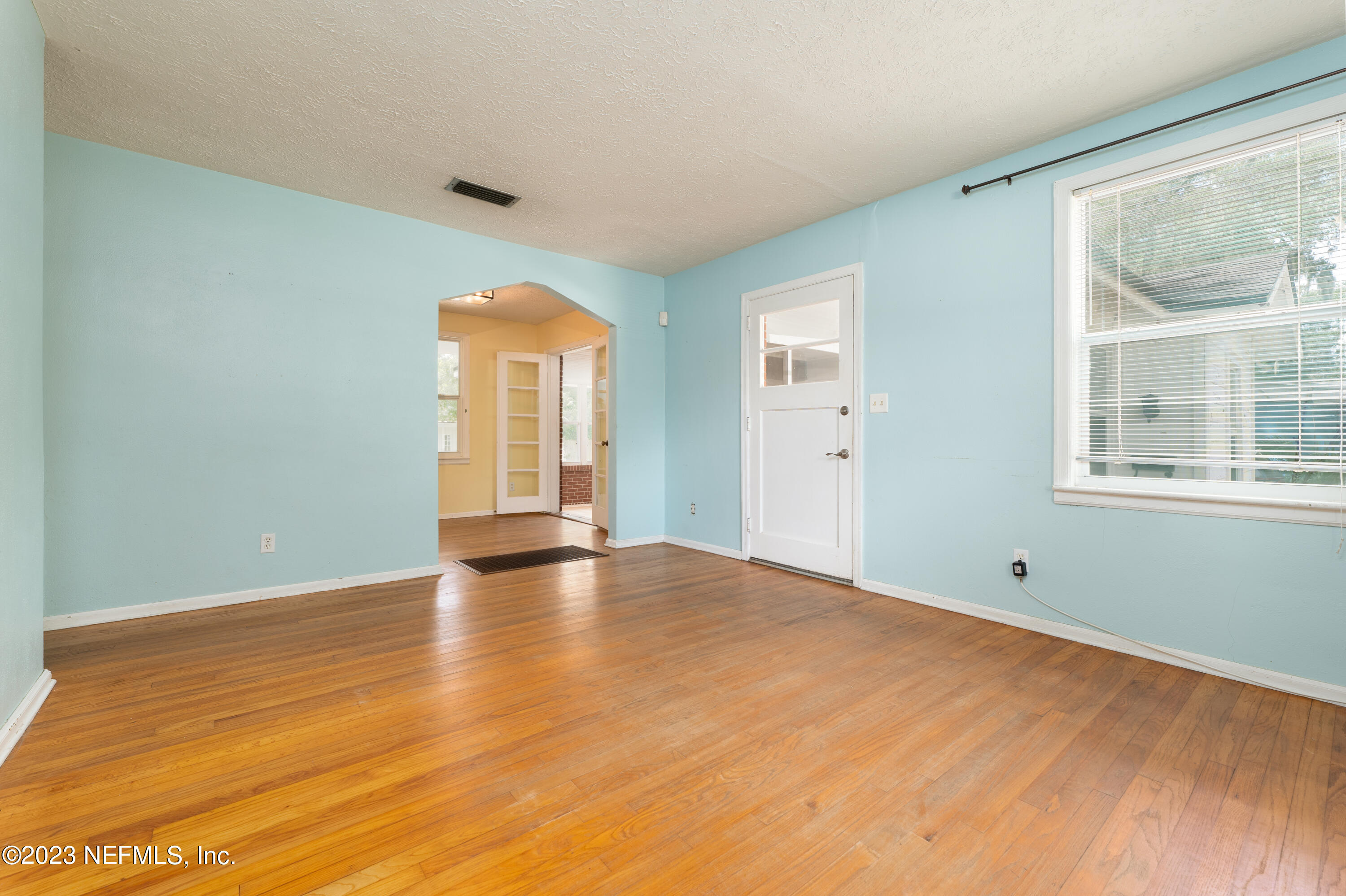 642 Glynlea Road Jacksonville, FL 32216 - Photo 5 of 34 642GlynleaRdJacksonvilleFL-34