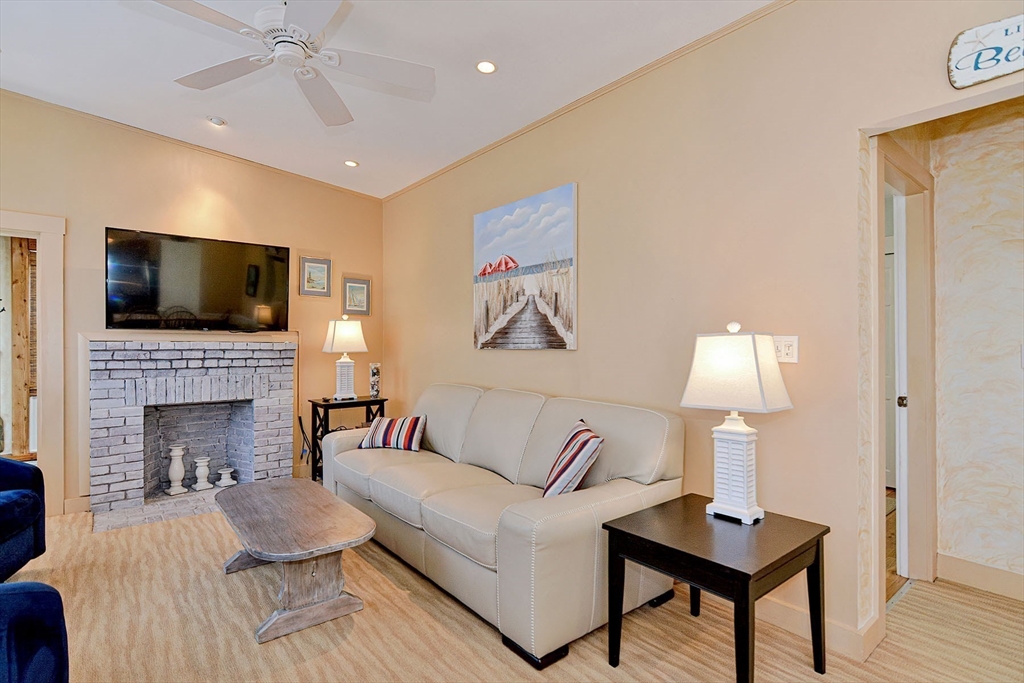 16 Warwick Road, Unit WINTER Gloucester, MA 01930 - Photo 17 of 25