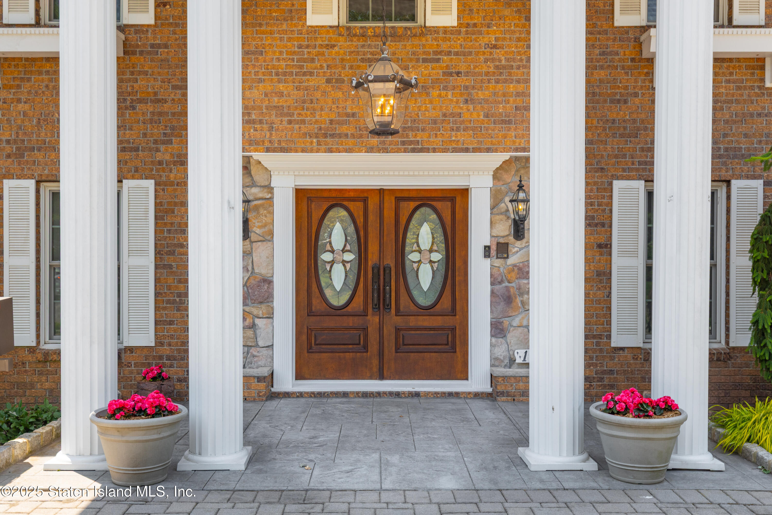 110 Wadsworth Road Staten Island, NY 10305 - Photo 4 of 51 110WadsworthRd-008