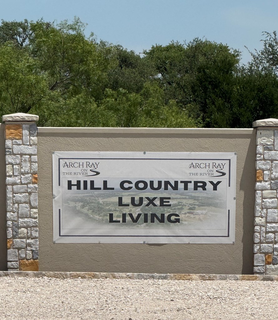 85 Arch Ray Loop, Unit 85 Fredericksburg, TX 78624 - Photo 11 of 12 a close up of a mirror