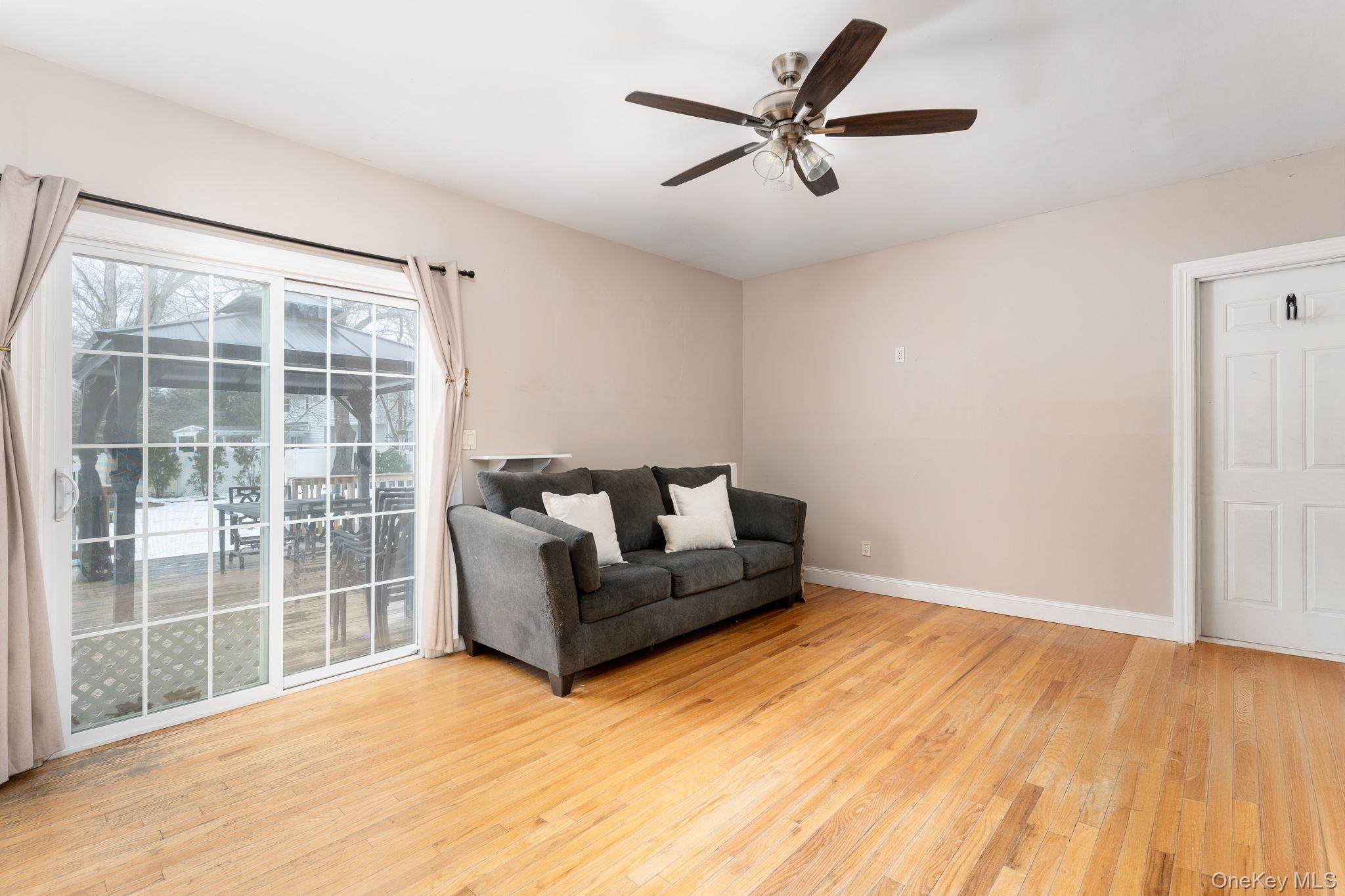 4 Rowe Street Coram, NY 11727 - Photo 13 of 28