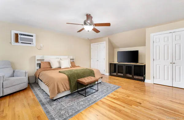 $639,999 | 4 Rowe Street, Coram, NY 11727