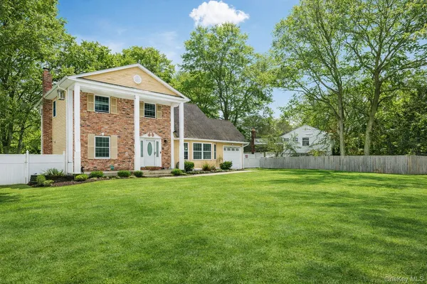 $639,999 | 4 Rowe Street, Coram, NY 11727