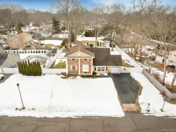 $639,999 | 4 Rowe Street, Coram, NY 11727