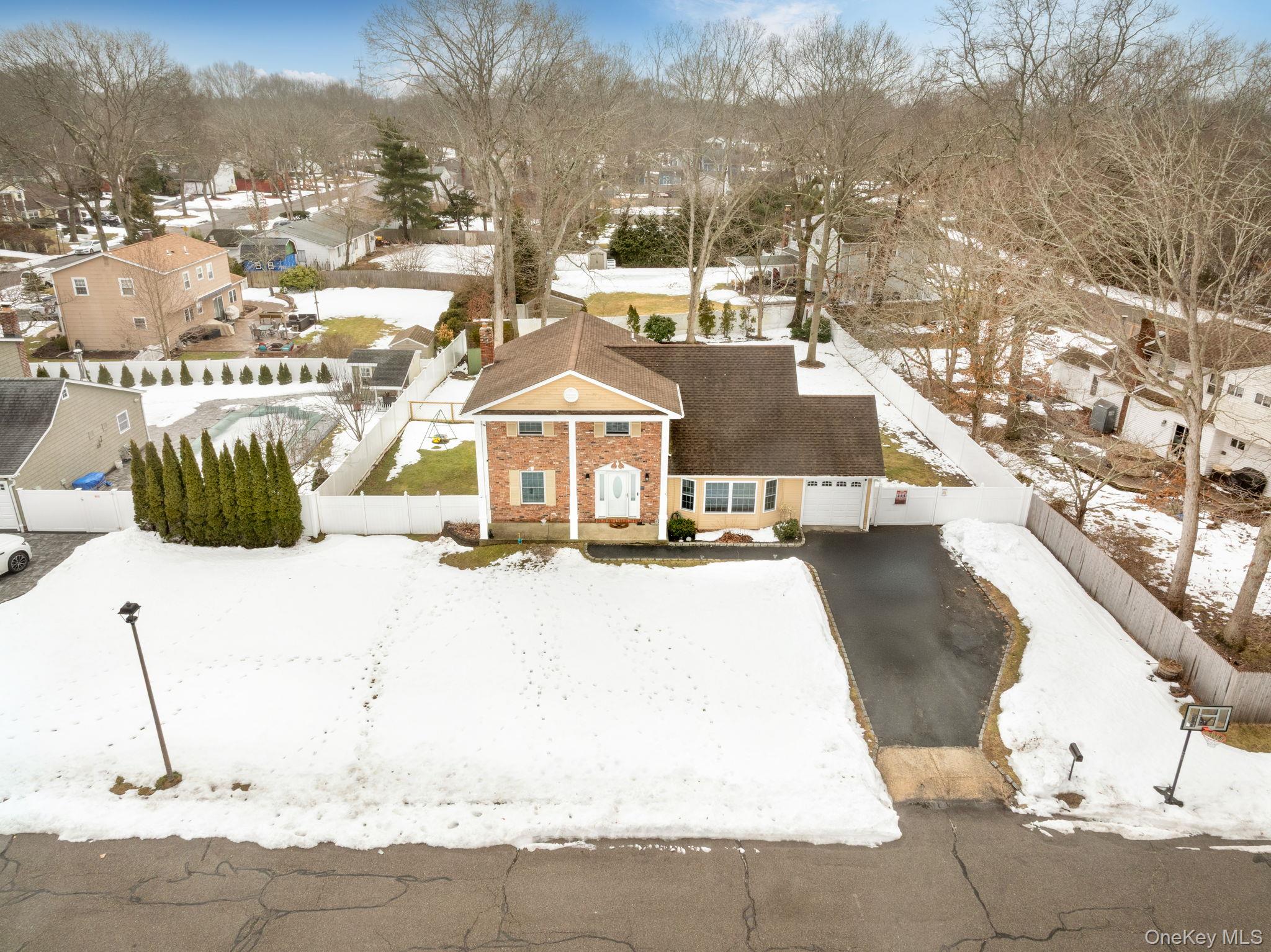 4 Rowe Street Coram, NY 11727 - Photo 27 of 28