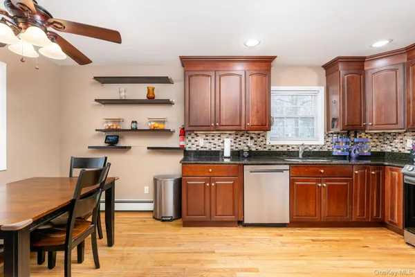 $639,999 | 4 Rowe Street, Coram, NY 11727