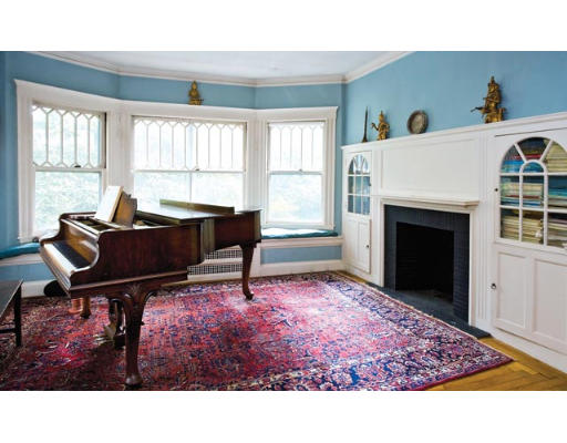 43 Circuit Road Brookline, MA 02467 - Photo 3 of 5