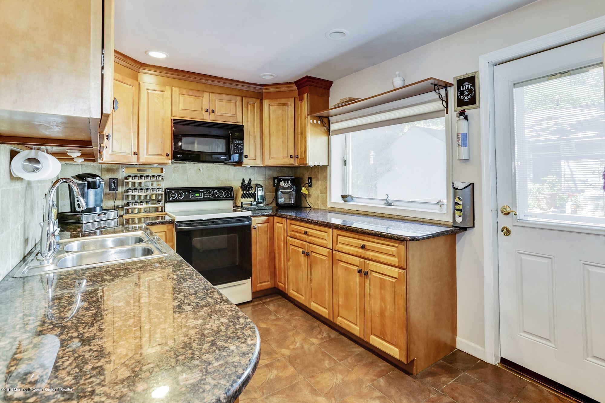 155 West 3rd Street Howell, NJ 07731 - Photo 11 of 30 032_155_W_3rd_St_232534_342705