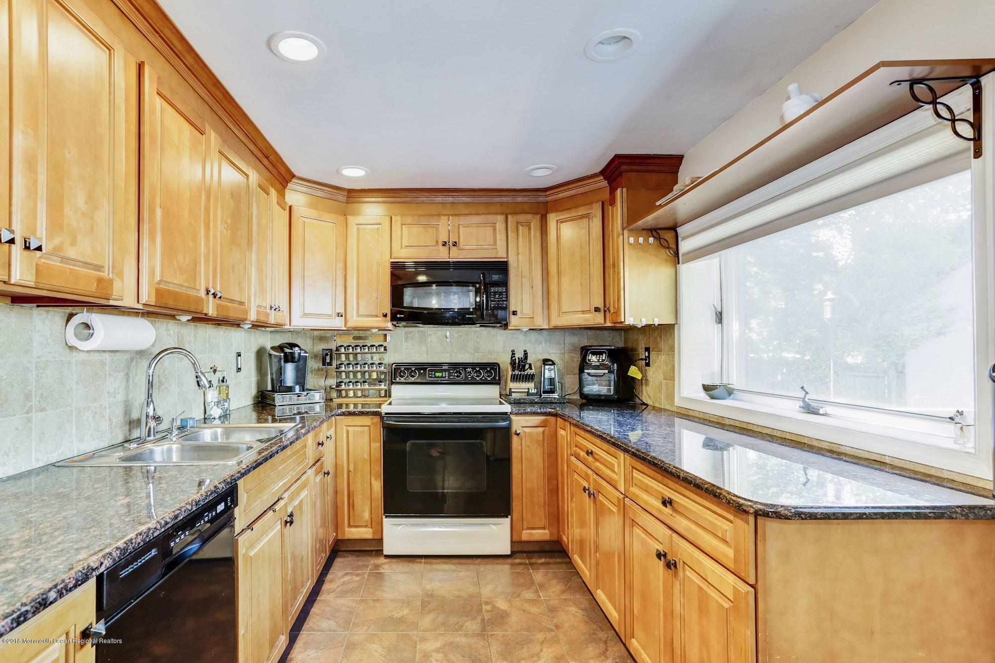 155 West 3rd Street Howell, NJ 07731 - Photo 12 of 30 033_155_W_3rd_St_232534_342705