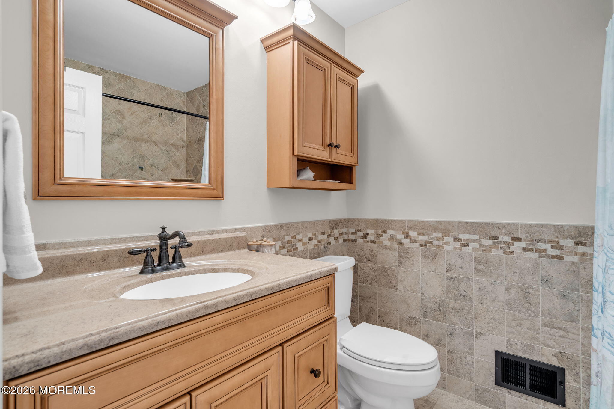 5 Painted Wagon Road, Unit 108 Holmdel, NJ 07733 - Photo 26 of 34 Common Bathroom Upstairs