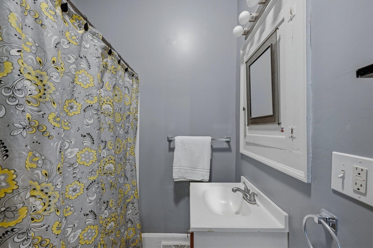 202 3rd Street Jackson, MI 49201 - Photo 12 of 55 Gallery Image 12