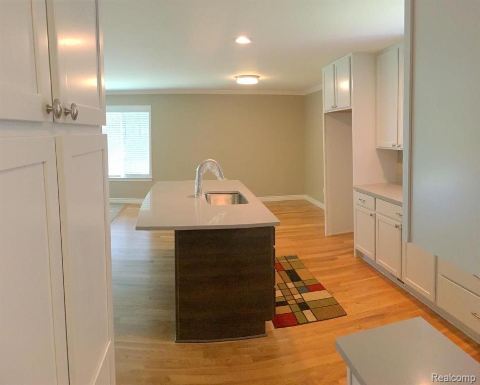 30015 High Valley Road Farmington Hills, MI 48331 - Photo 8 of 25