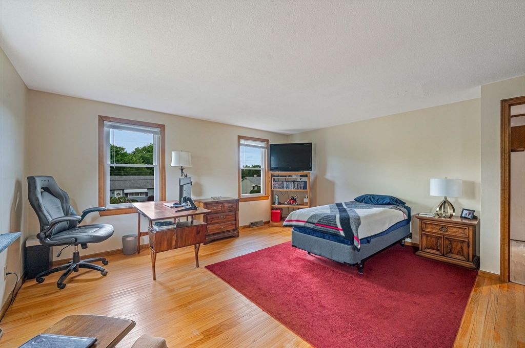 50 Emerson Street Springfield, MA 01118 - Photo 17 of 42