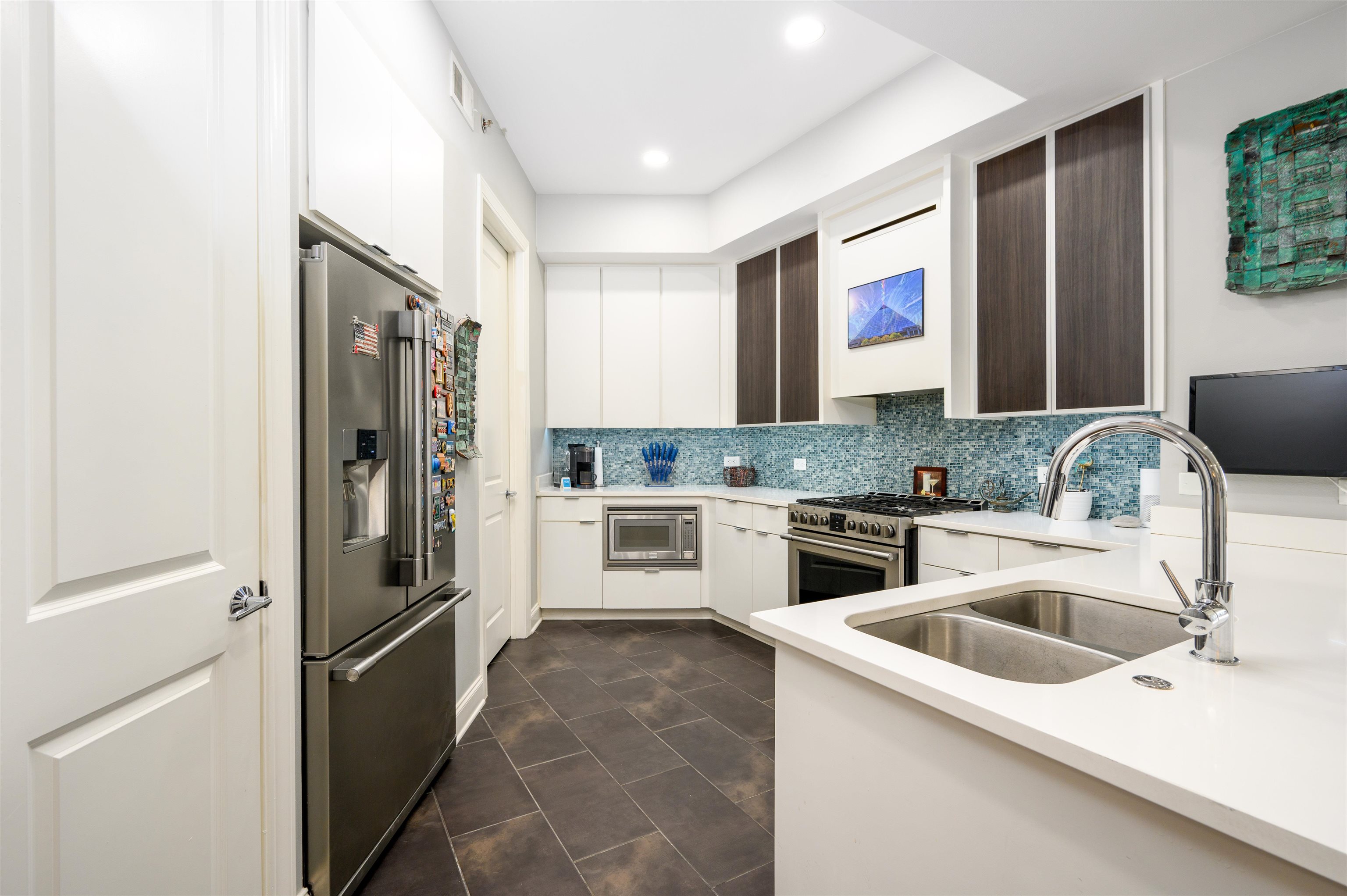 717 Riverside Drive, Unit 1103 Memphis, TN 38103 - Photo 8 of 25 Gallery Image 8