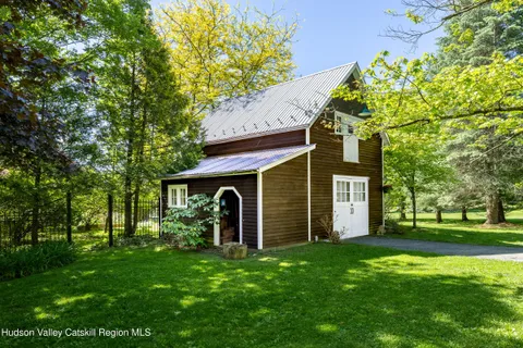 $1,250,000 | 90-92 Steam Hollow Road, Greenfield Park, NY 12435
