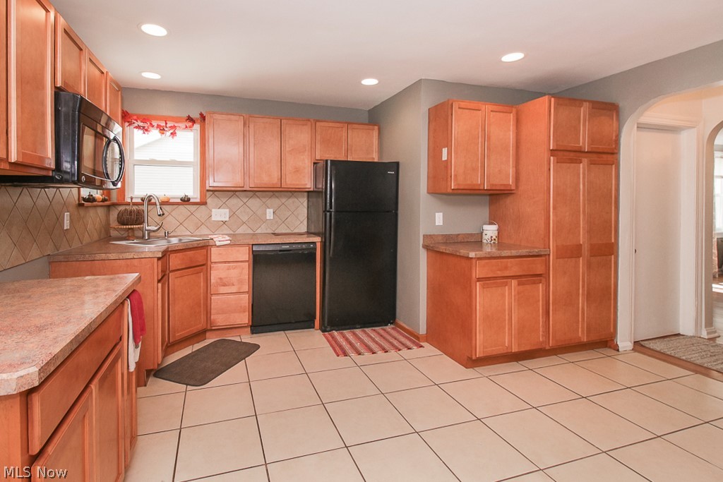 36 Sprague Road Berea, OH 44017 - Photo 7 of 32 Gallery Image 7