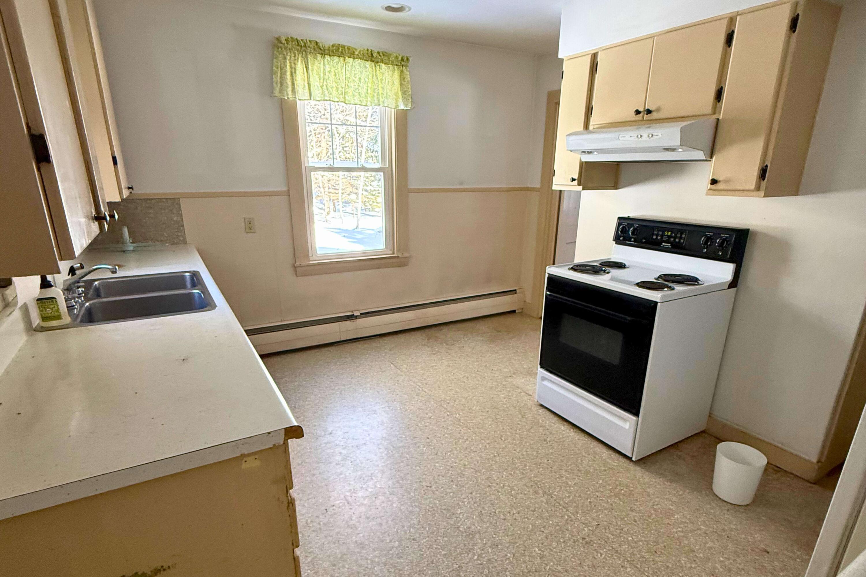 21 Tennis Club Road Northeast Harbor, ME 04662 - Photo 8 of 22 Kitchen