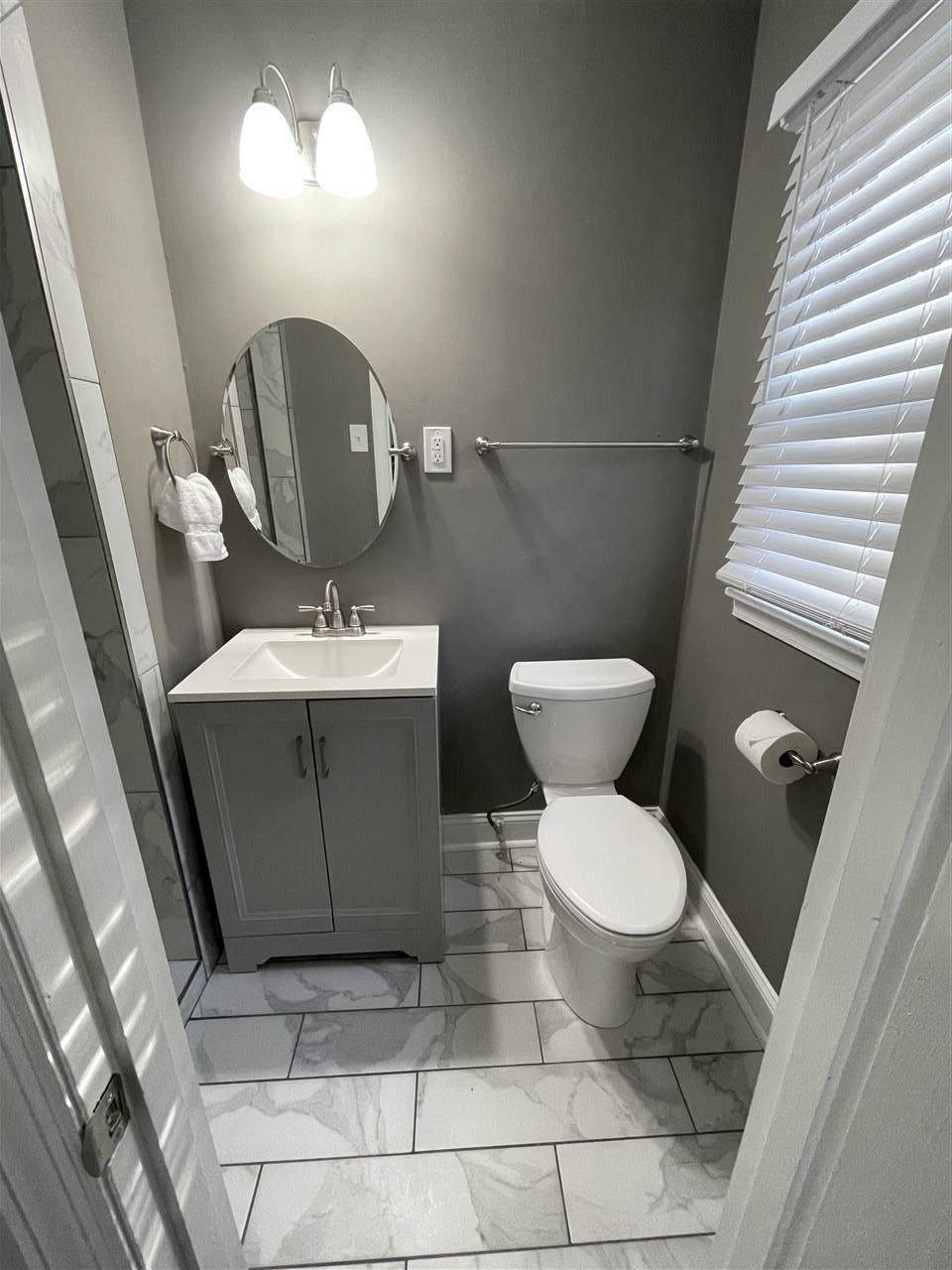 4781 Sea Isle Road Memphis, TN 38117 - Photo 12 of 18 You'll love the tile choice for the shower to the left.