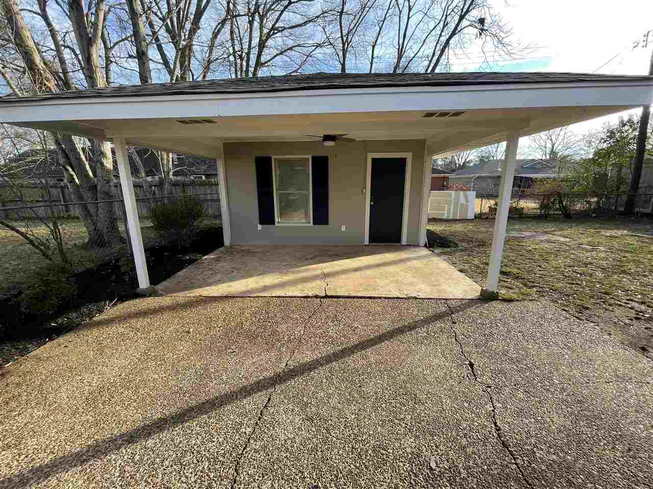 4781 Sea Isle Road Memphis, TN 38117 - Photo 15 of 18 Enjoy grilling out and entertaining with plenty of uncovered and covered entertaining area!