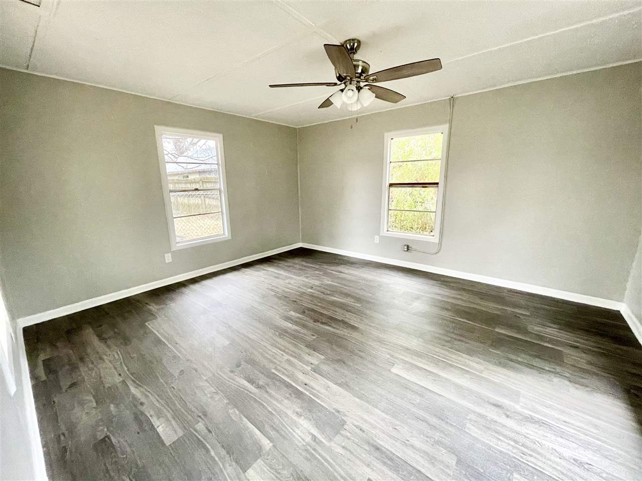4781 Sea Isle Road Memphis, TN 38117 - Photo 16 of 18 Make this your home office? Gym? Craft room? Gaming Room? The choices are endless!