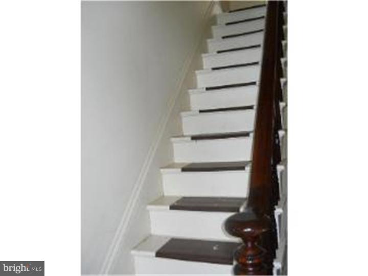 635 Easton Road Riegelsville, PA 18077 - Photo 3 of 7 Foyer