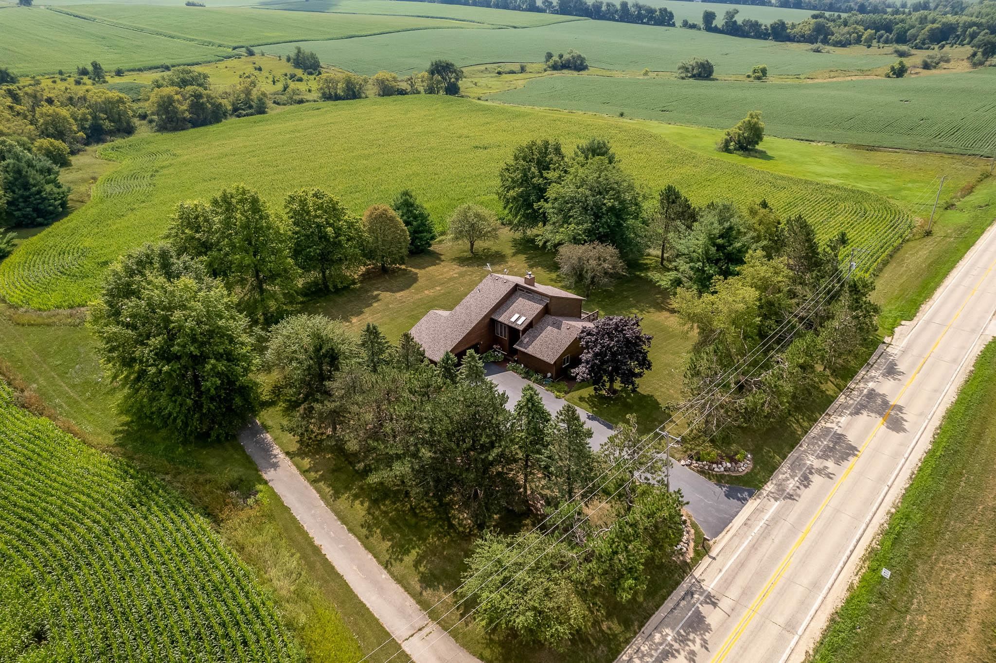 9085 North Pecatonica Road Pecatonica, IL 61063 - Photo 3 of 57 Gallery Image 3