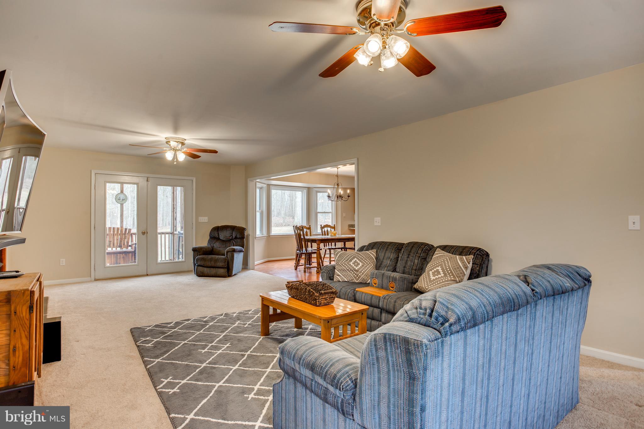 7673 Rogues Road Nokesville, VA 20181 - Photo 11 of 30 Family Room