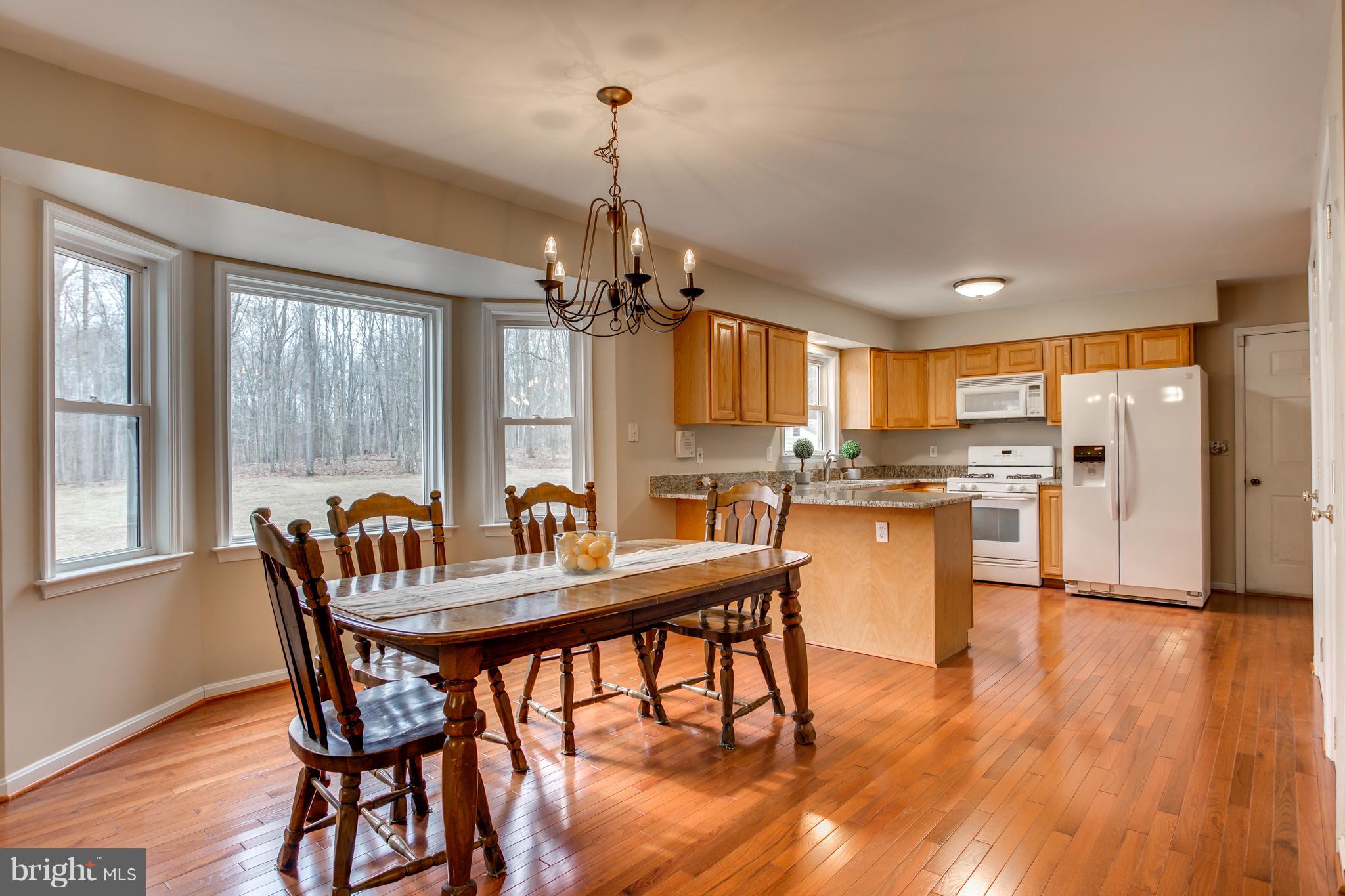 7673 Rogues Road Nokesville, VA 20181 - Photo 6 of 30 Eat-In Kitchen With Bay Window
