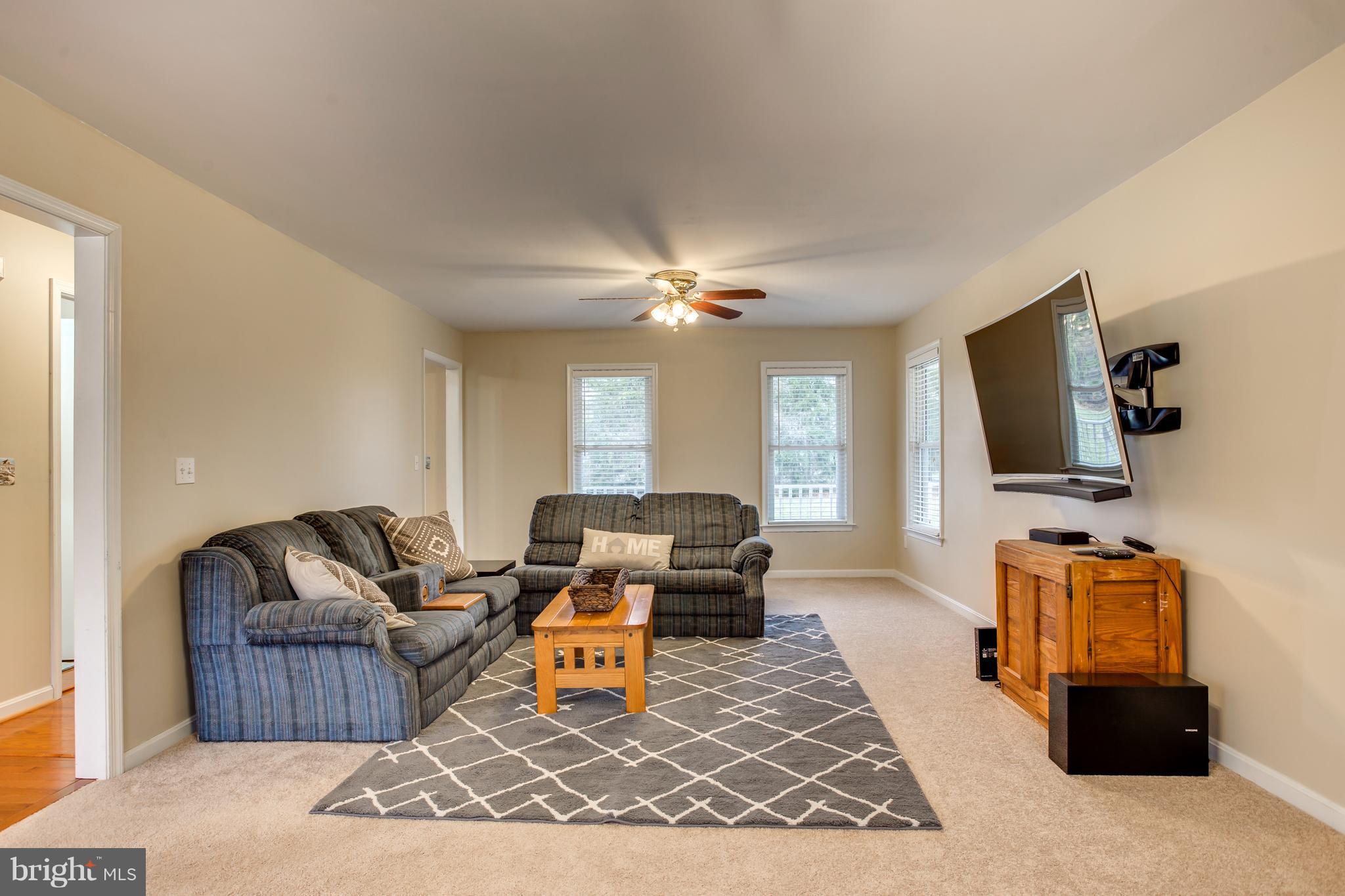 7673 Rogues Road Nokesville, VA 20181 - Photo 9 of 30 Family Room