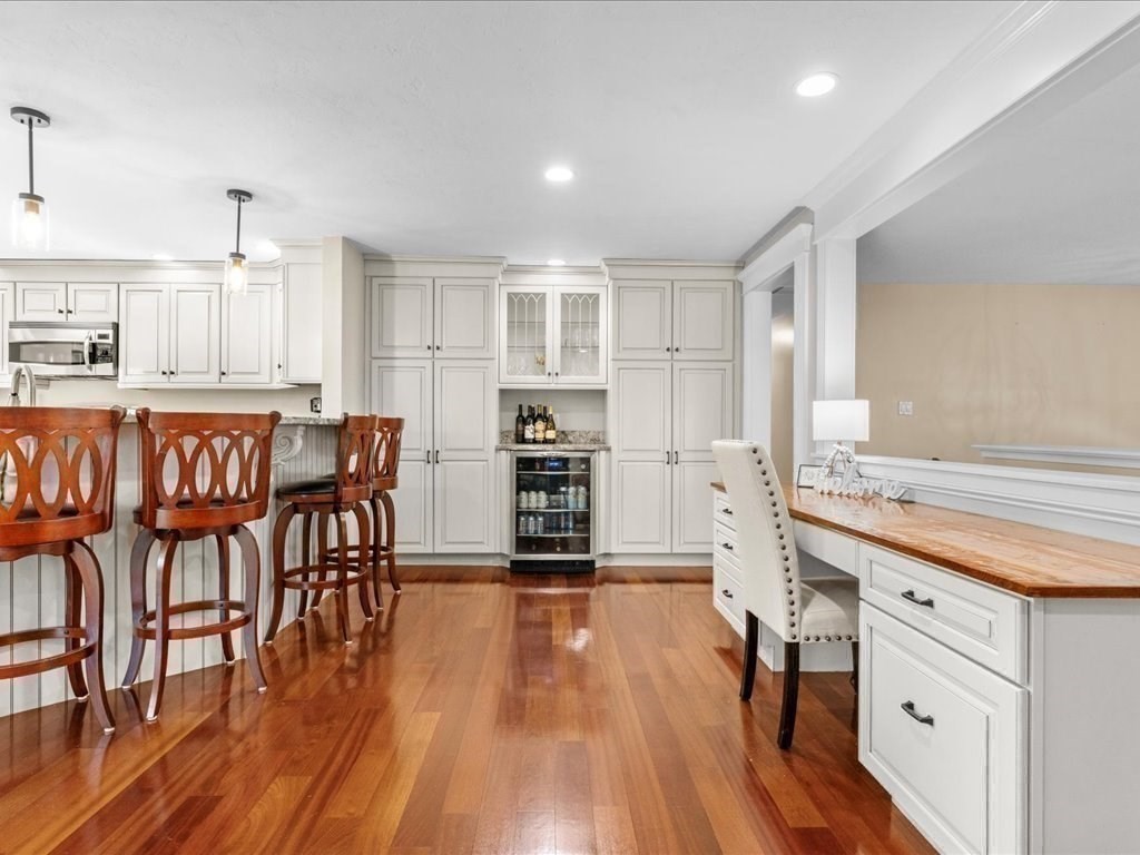 4 Summit Road Southborough, MA 01772 - Photo 11 of 41 Gallery Image 11