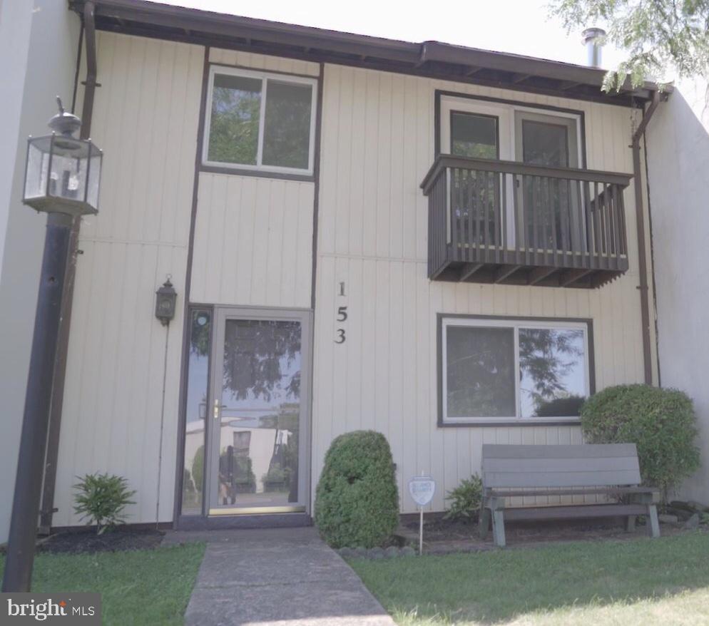 153 North Cottage Road Sterling, VA 20164 - Photo 1 of 25 Gallery Image 1