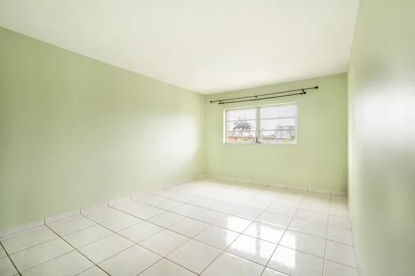 $1,750 | 2200 East Hallandale Beach Boulevard, Unit 202, Hallandale Beach, FL 33009