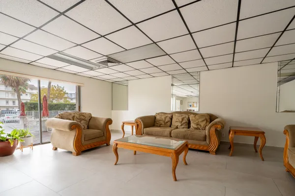 $1,750 | 2200 East Hallandale Beach Boulevard, Unit 202, Hallandale Beach, FL 33009