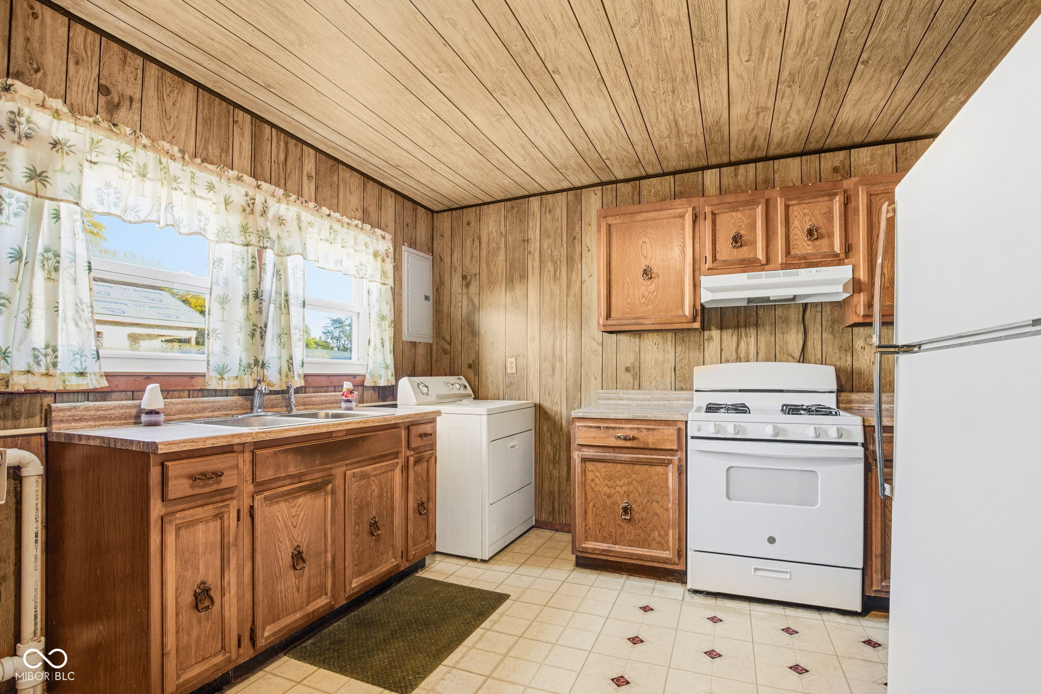 834 Maple Street Tipton, IN 46072 - Photo 7 of 25