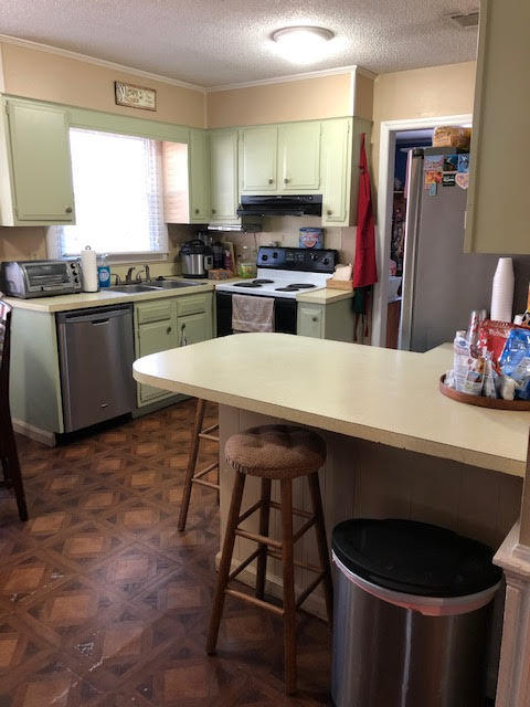 315 Heber Road Summerville, SC 29485 - Photo 22 of 40 Kitchen