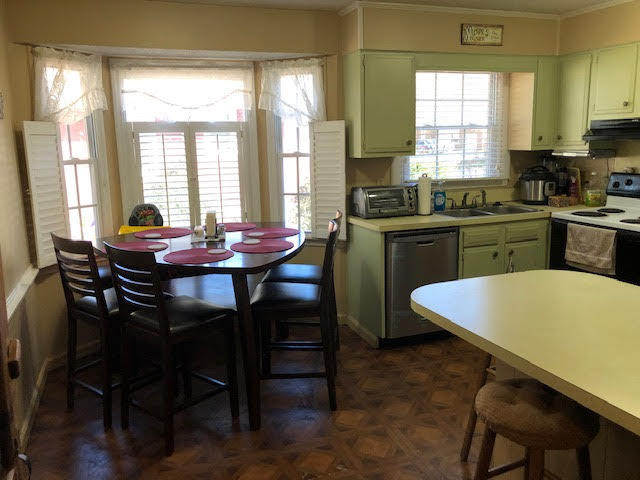 315 Heber Road Summerville, SC 29485 - Photo 24 of 40 Kitchen & Breakfast Area