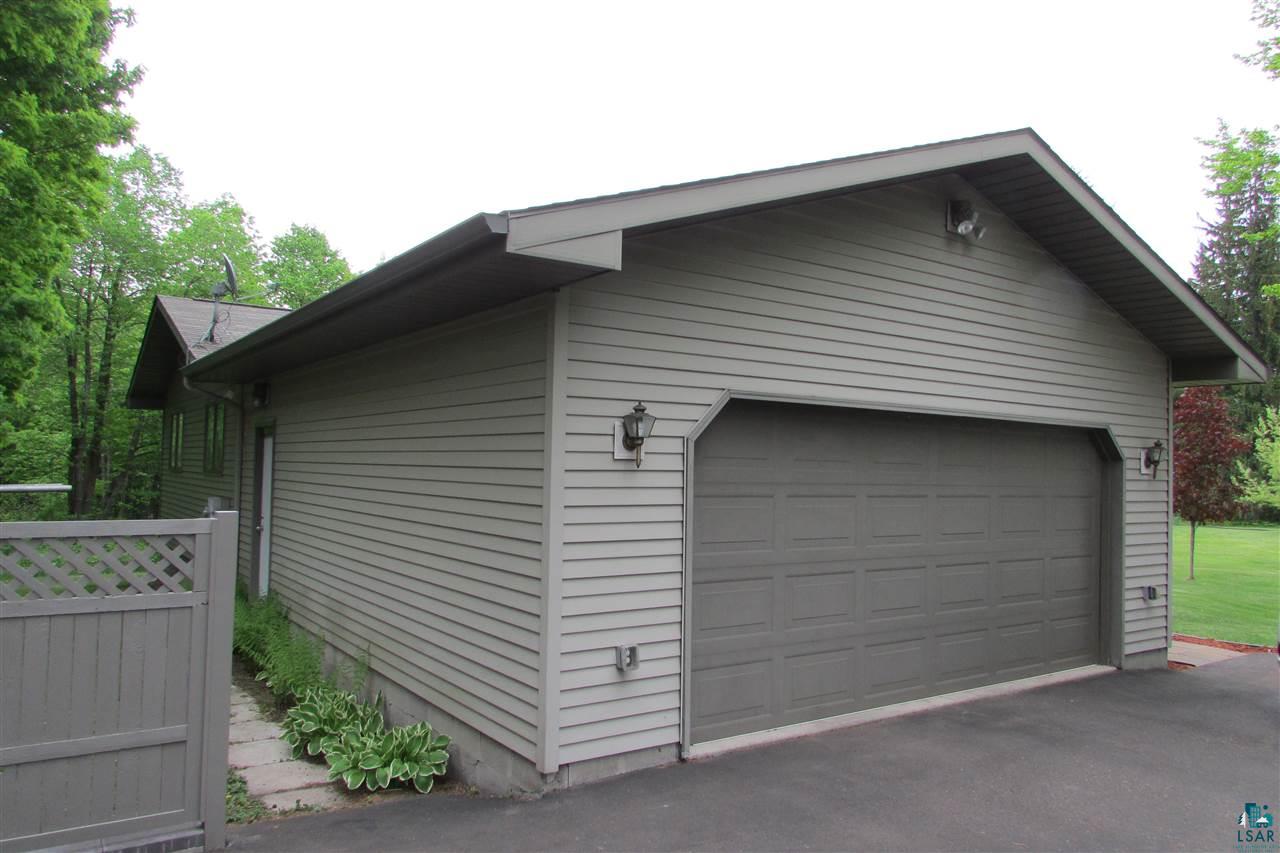 8 Erickson Road Esko, MN 55733 - Photo 2 of 26 2-car attached garage