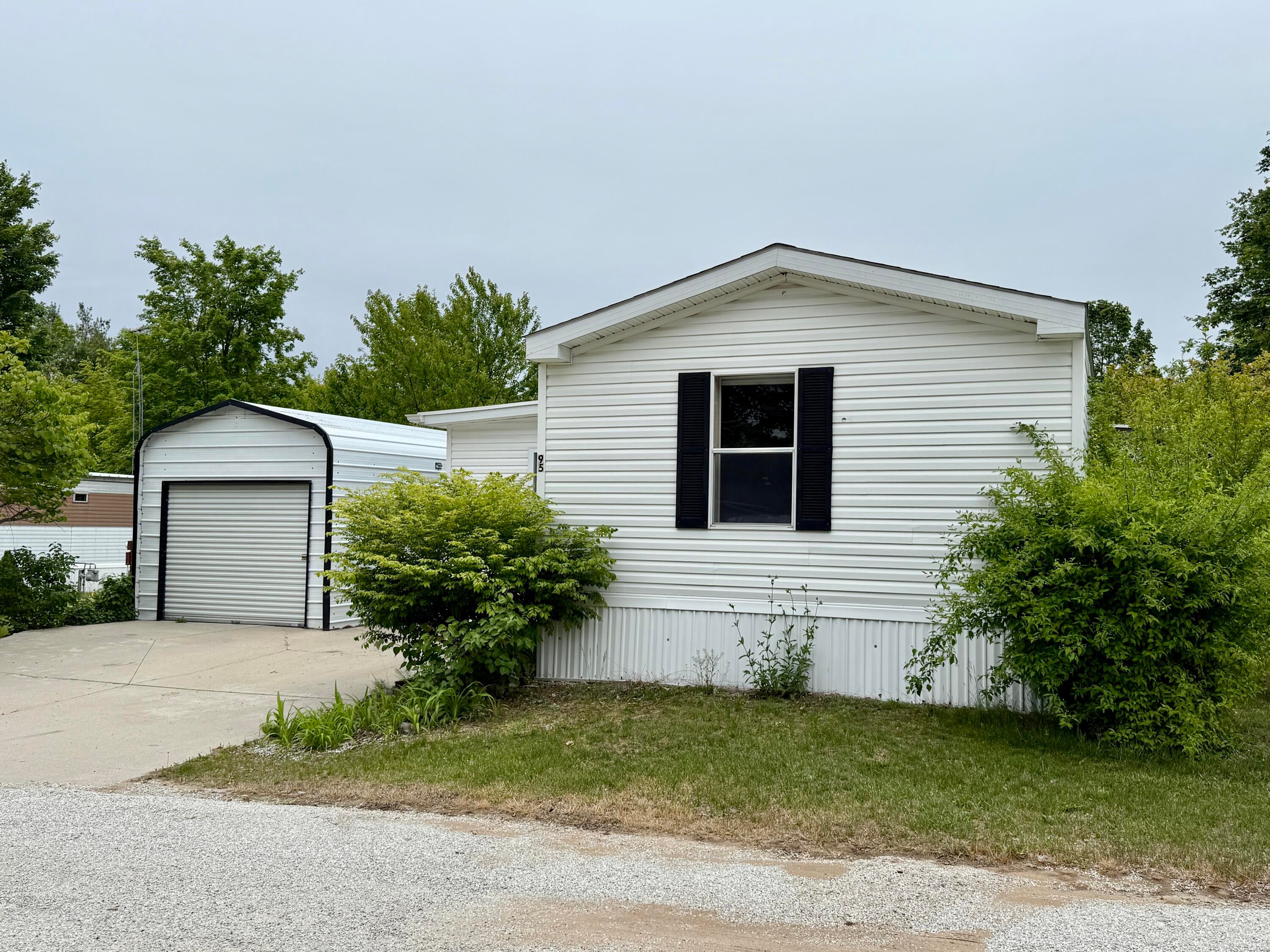 95 Earth Avenue Cheboygan, MI 49721 - Photo 34 of 34 IMG_0214