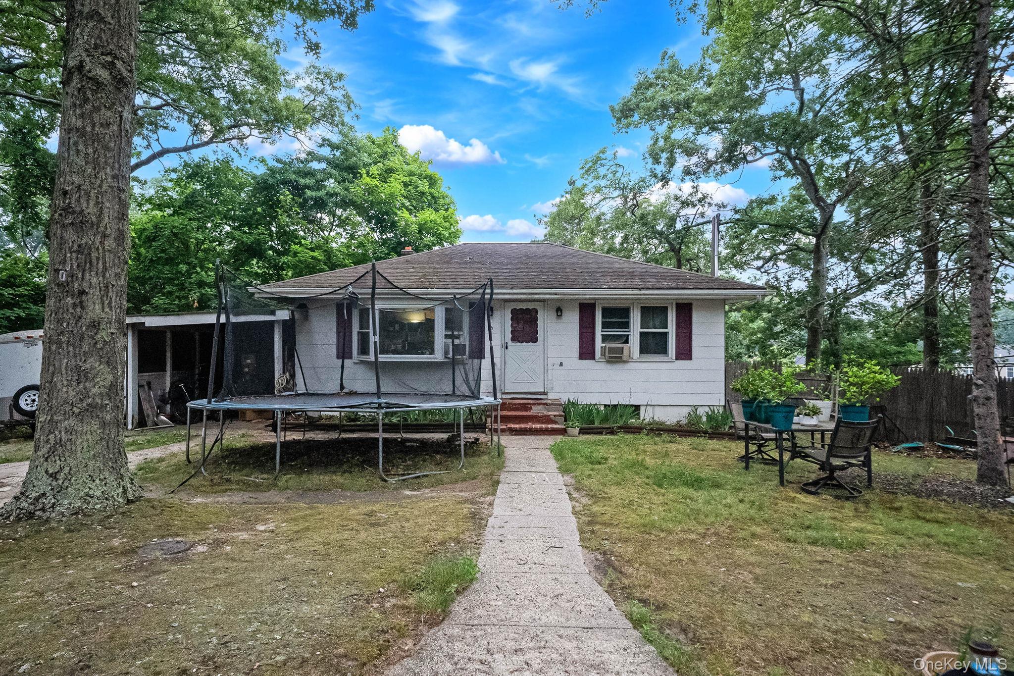 45 Dawn Road Rocky Point, NY 11778 - Photo 2 of 39