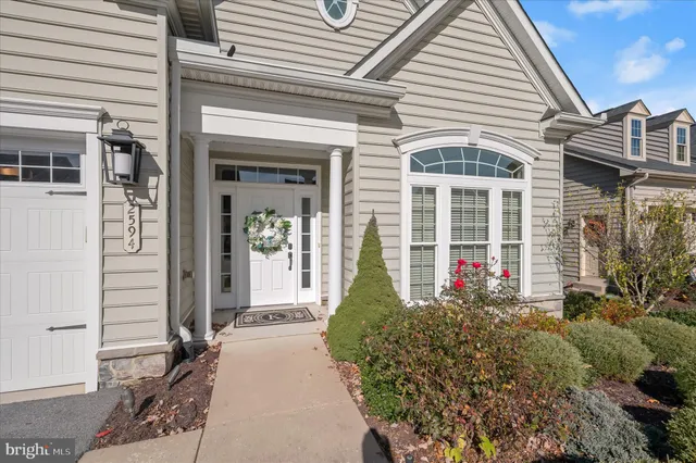 a view of a house with street